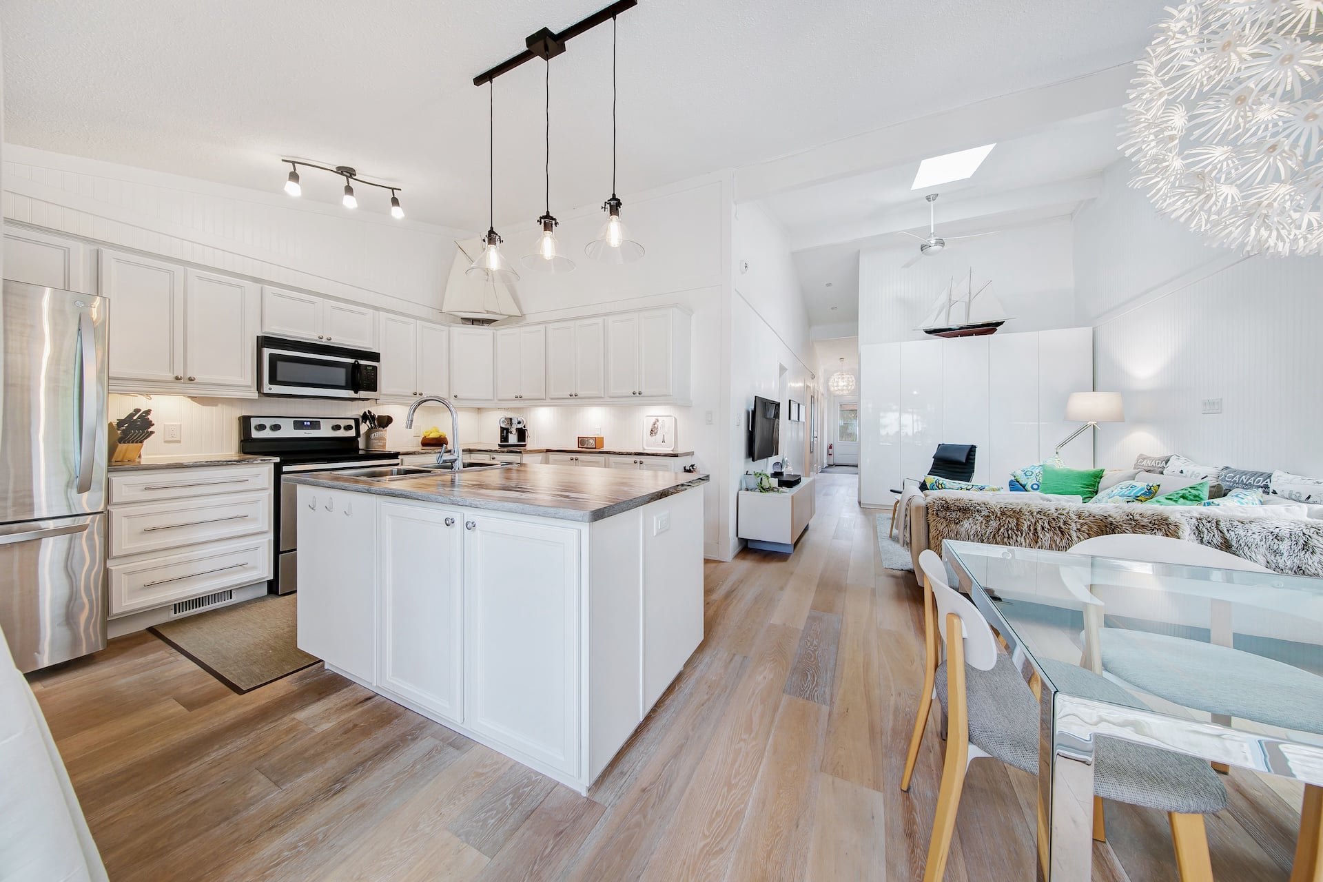 Modern Kitchen open living